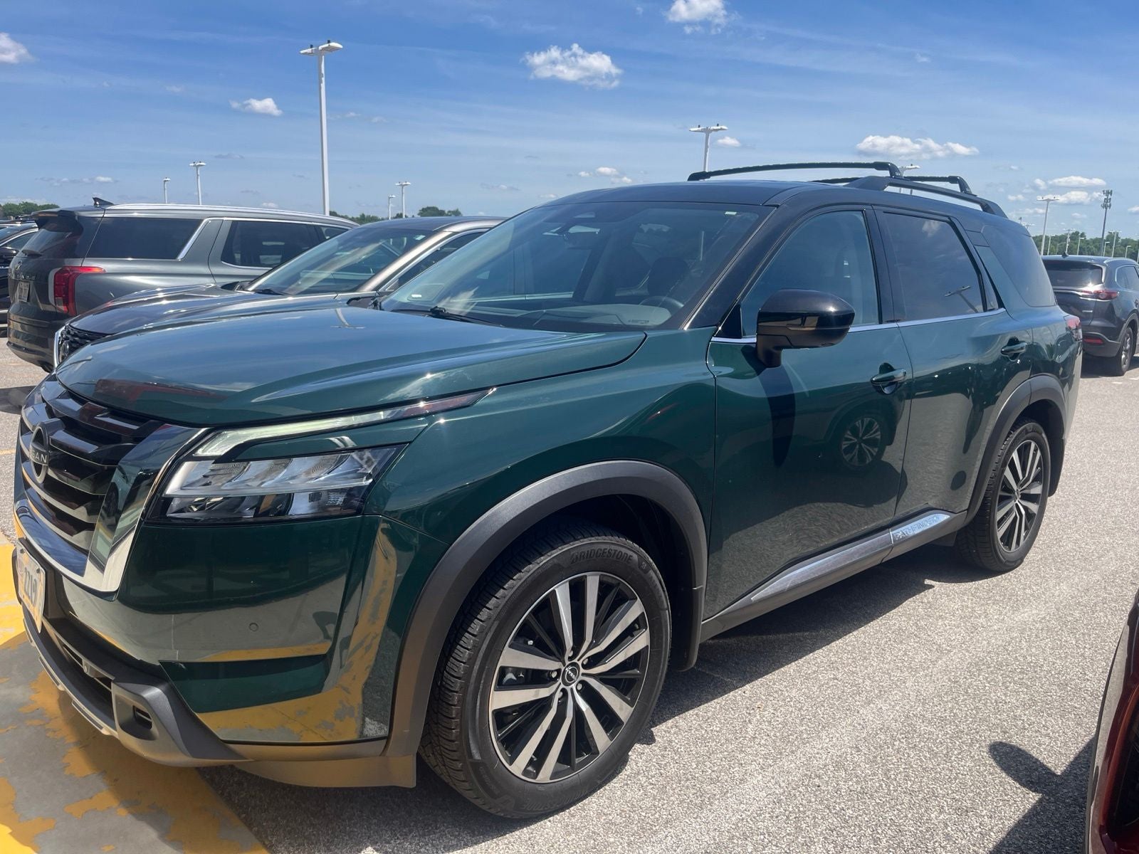 2023 Nissan Pathfinder Platinum